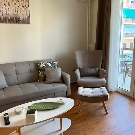 Acropolis Luxury Sidewalk View Apartment *