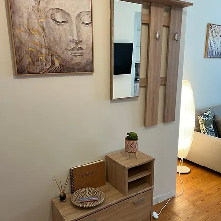 Acropolis Luxury Sidewalk View Apartment *